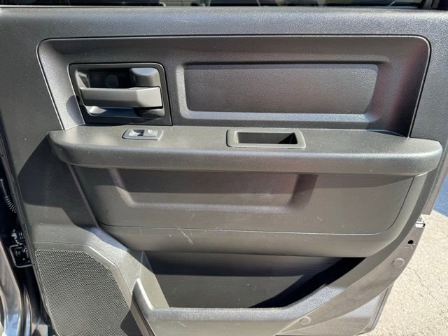 Used 2024 RAM 2500 Tradesman w/ Chrome Appearance Group AWD/4WD image 18