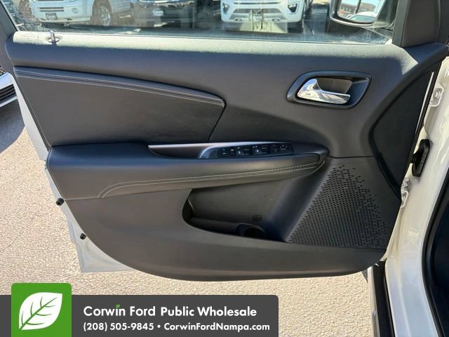 Used 2020 Dodge Journey Crossroad FWD image 13