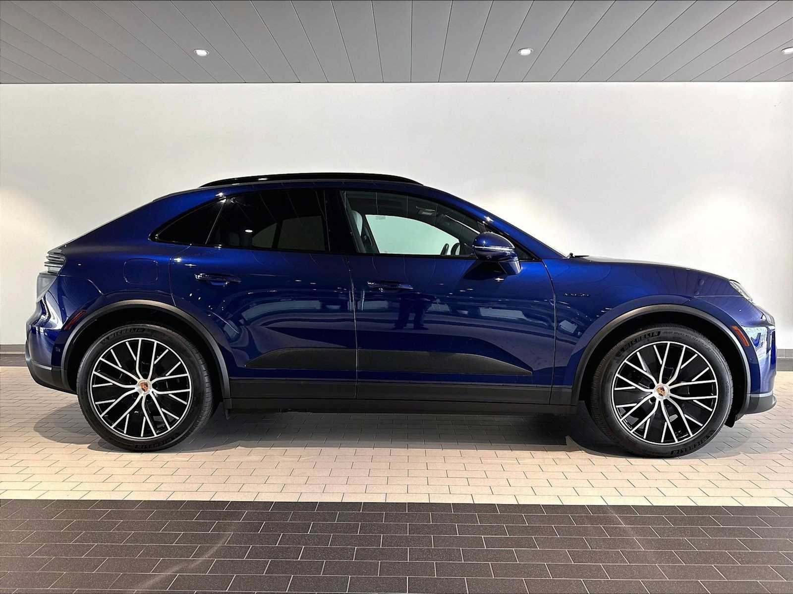 Used 2026 Porsche Macan 4 Electric AWD/4WD image 11