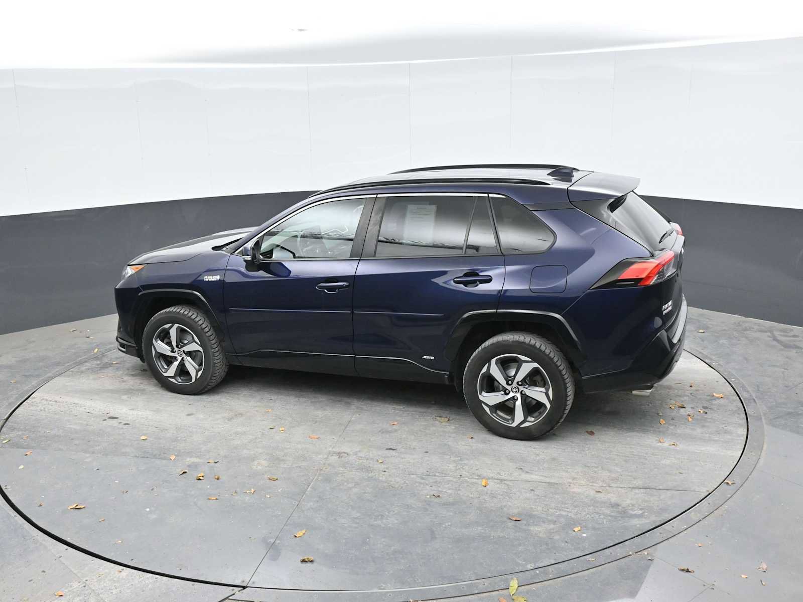 Used 2021 Toyota RAV4 SE w/ Weather & Moonroof Package image 30