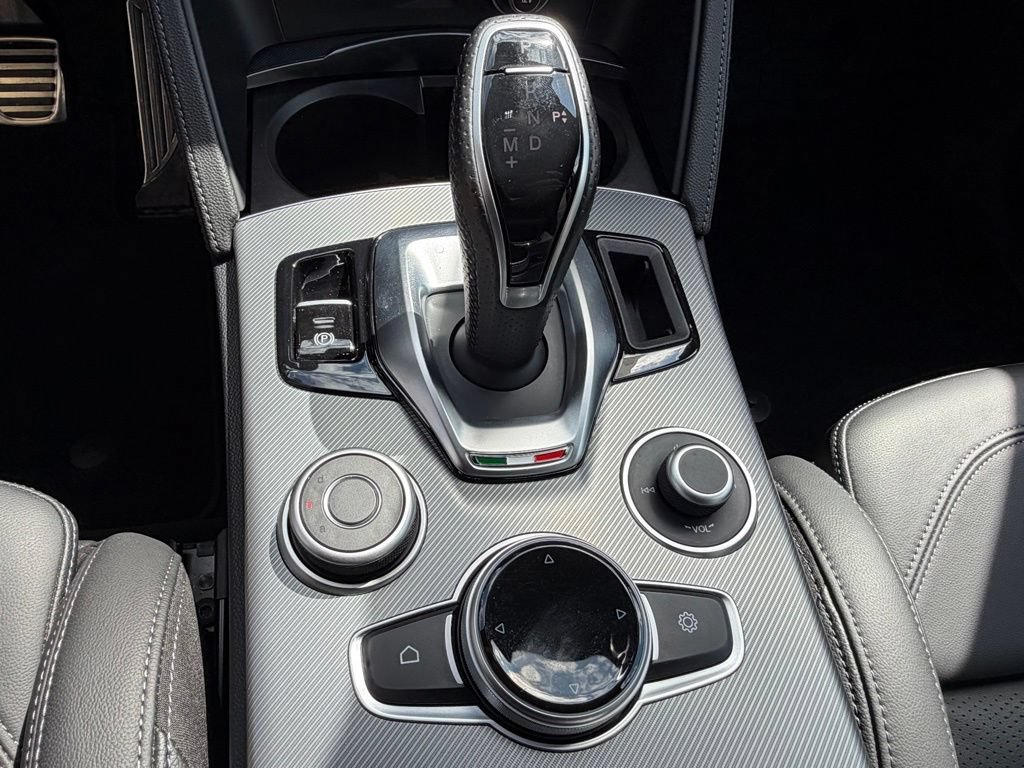 Used 2024 Alfa Romeo Stelvio Veloce AWD/4WD image 22