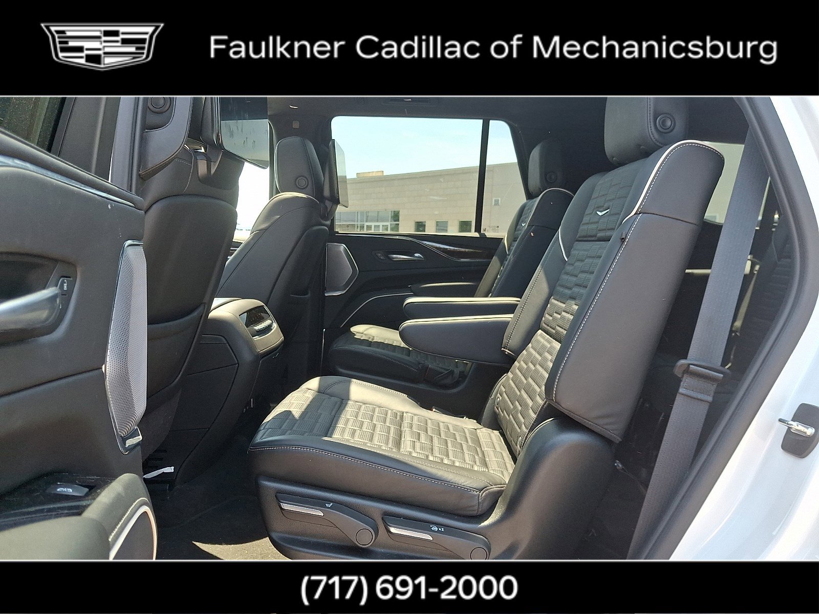 Used 2024 Cadillac Escalade Sport Platinum AWD/4WD image 10