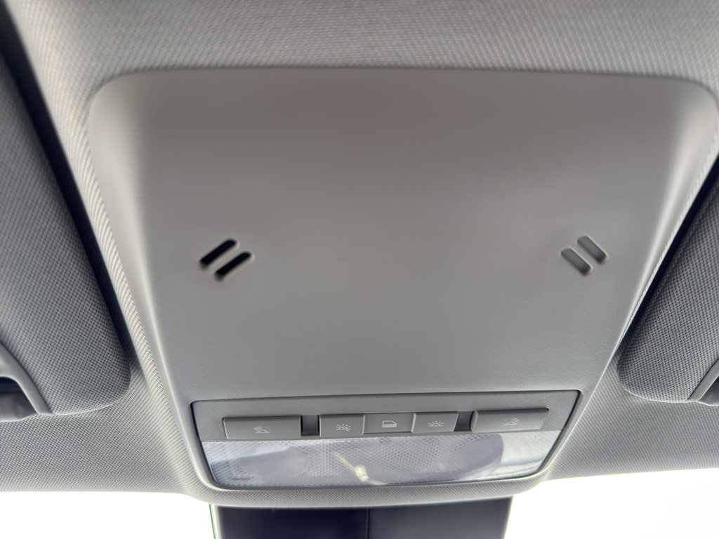 Used 2019 Chevrolet Trax LT w/ LT Convenience Package image 23