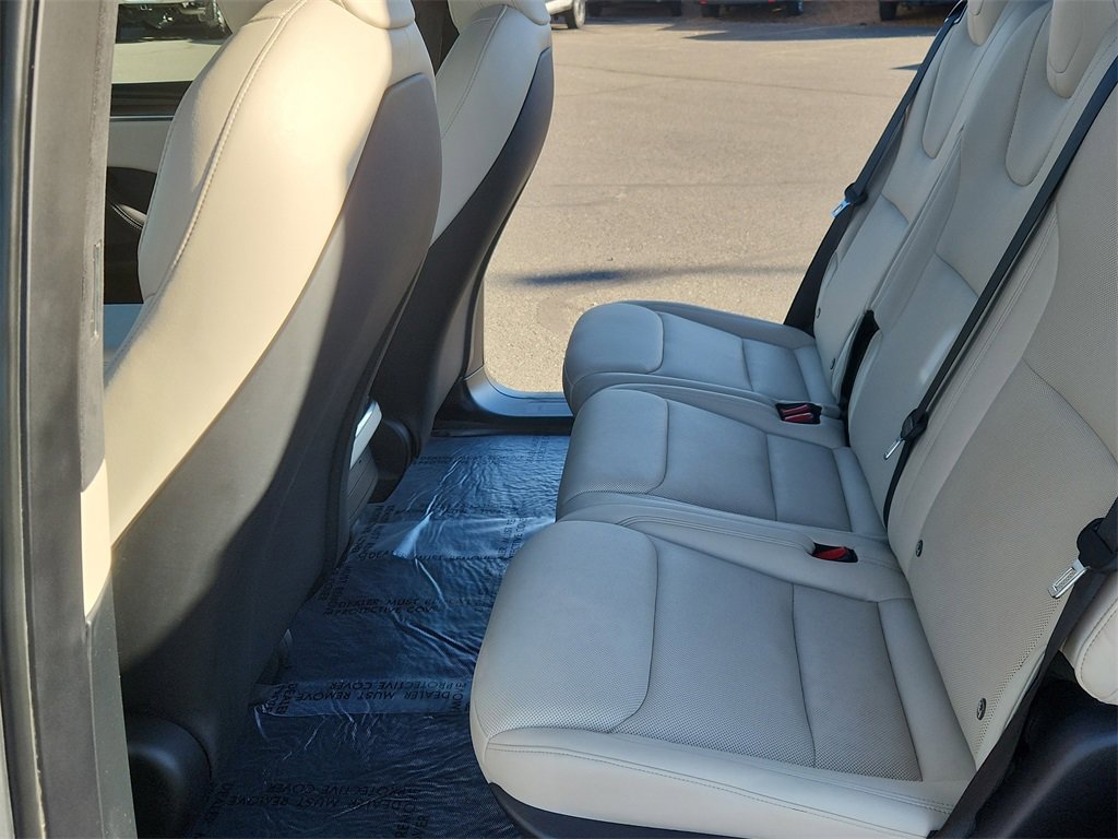Used 2022 Tesla Model X image 10