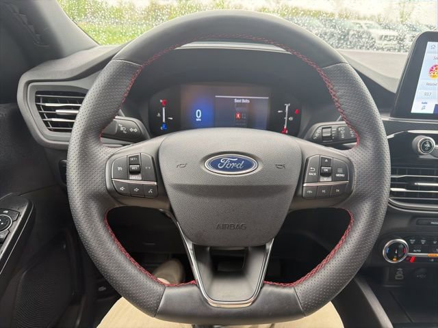 Used 2025 Ford Escape ST-Line Select AWD/4WD image 39