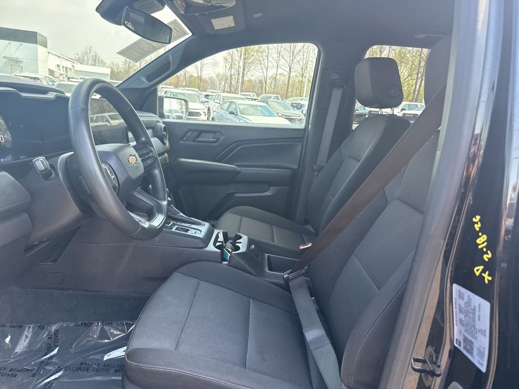 Used 2023 Chevrolet Colorado W/T image 9