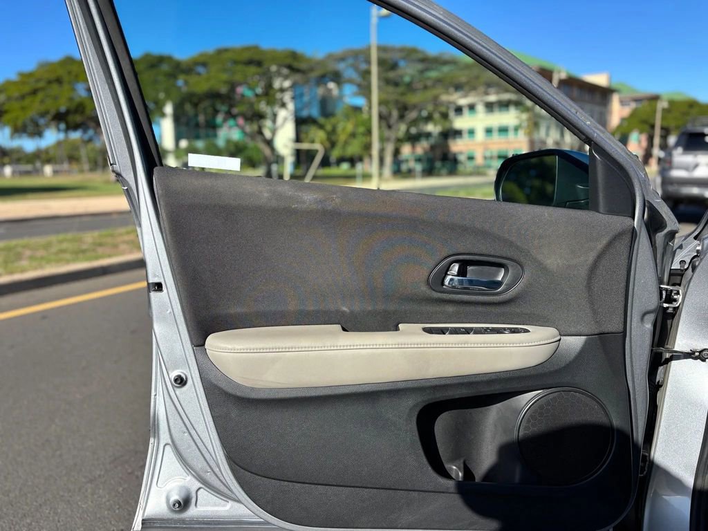 Used 2021 Honda HR-V LX image 13