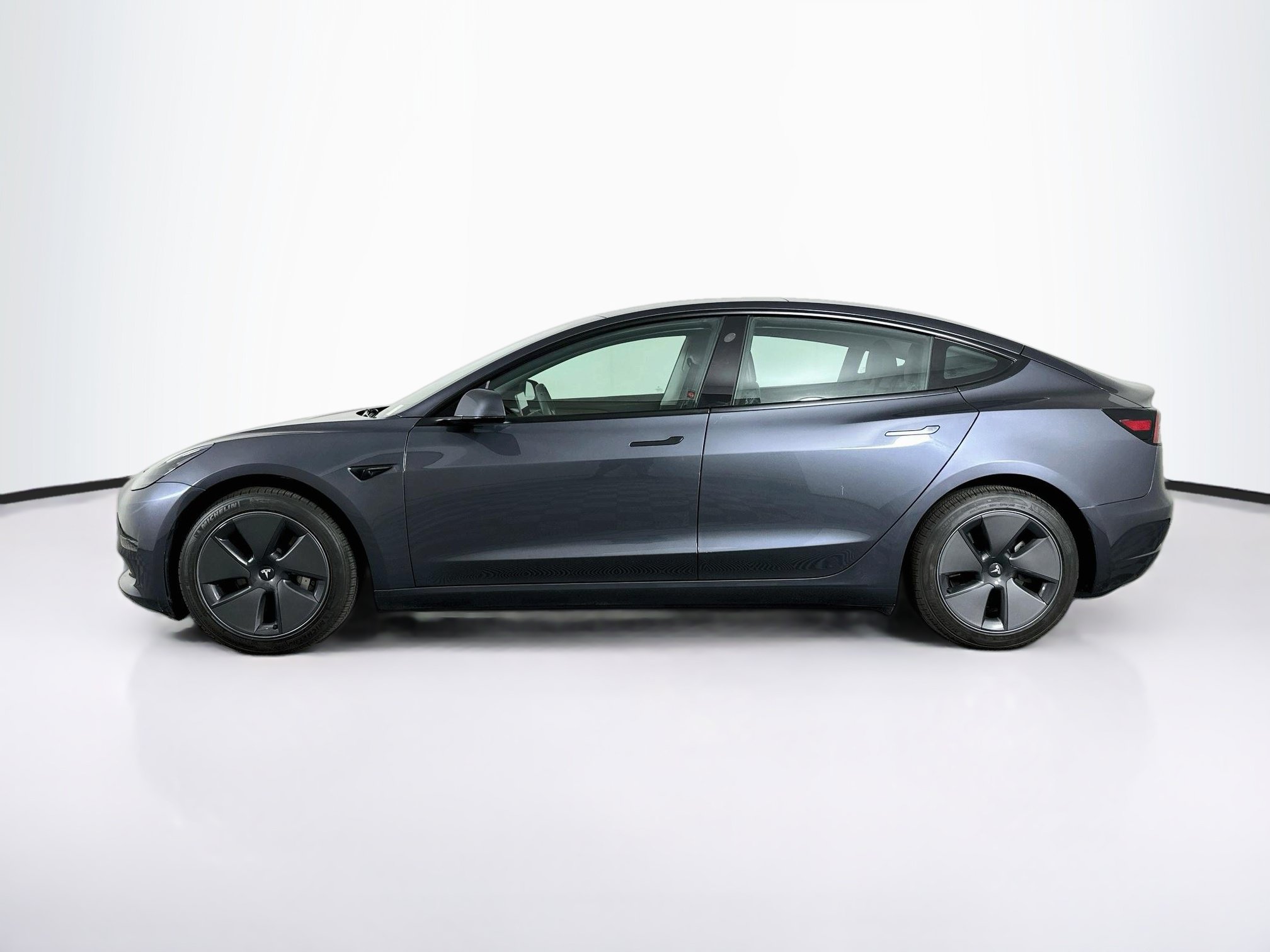 Used 2023 Tesla Model 3 Standard Range RWD image 4