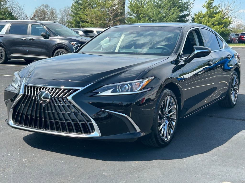 Used 2025 Lexus ES 350 Luxury w/ Accessory Package (Z1) image 3