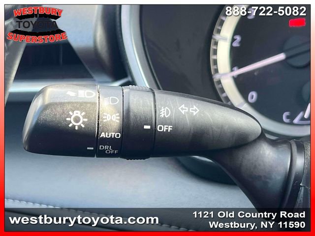 Used 2023 Toyota Highlander XLE AWD/4WD image 27