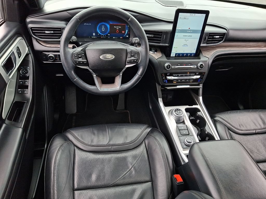 Used 2020 Ford Explorer Platinum w/ Premium Technology Package AWD/4WD image 12