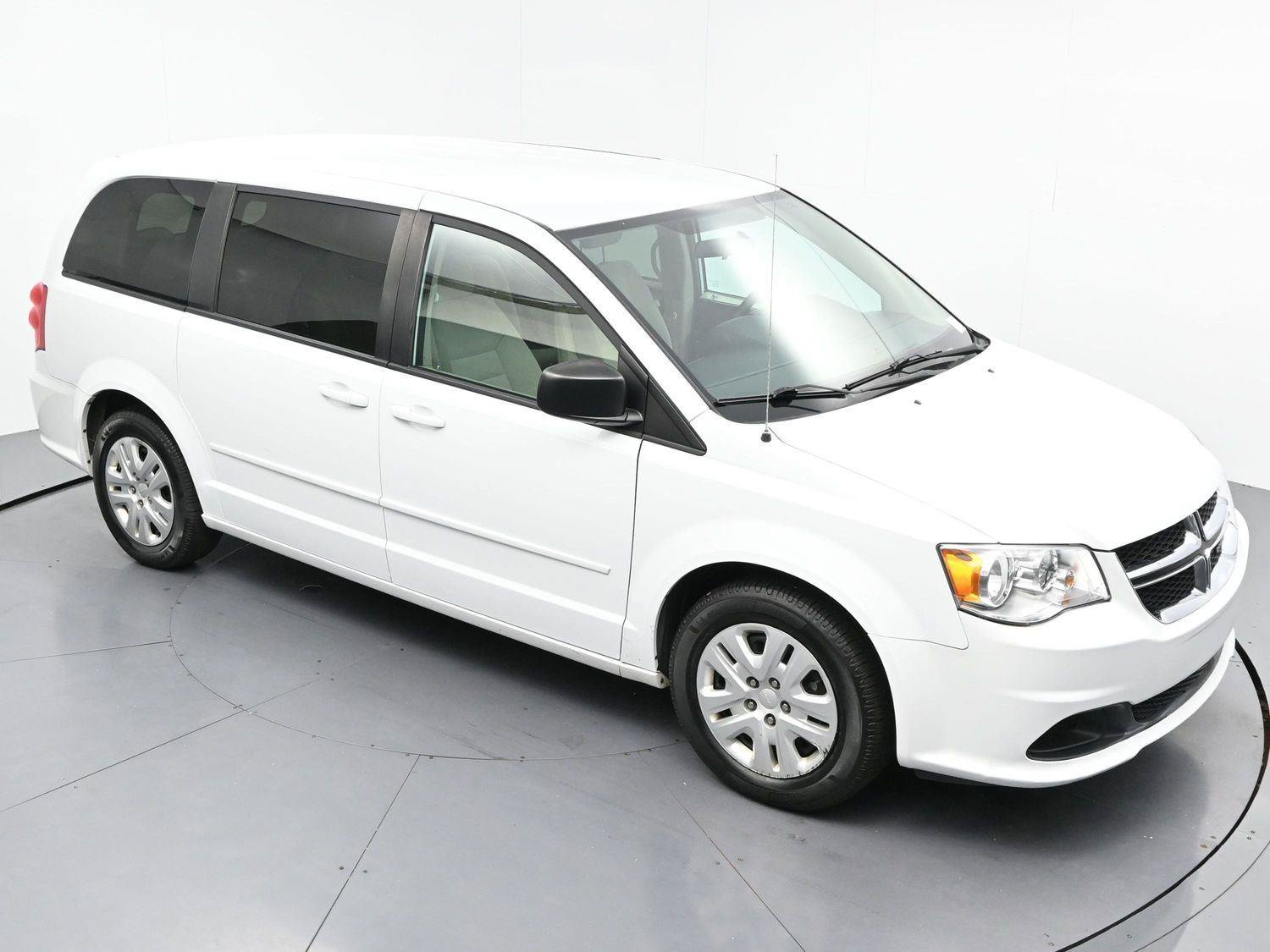 Used 2017 Dodge Grand Caravan SE FWD image 28