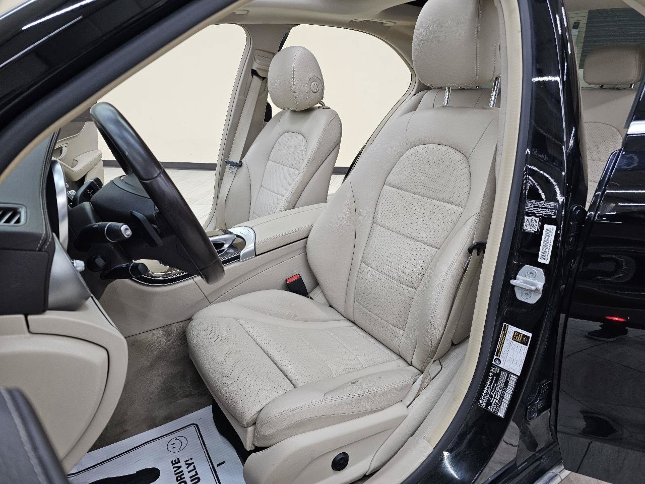 Used 2015 Mercedes-Benz C 300 4MATIC Sedan w/ Multimedia Package image 15