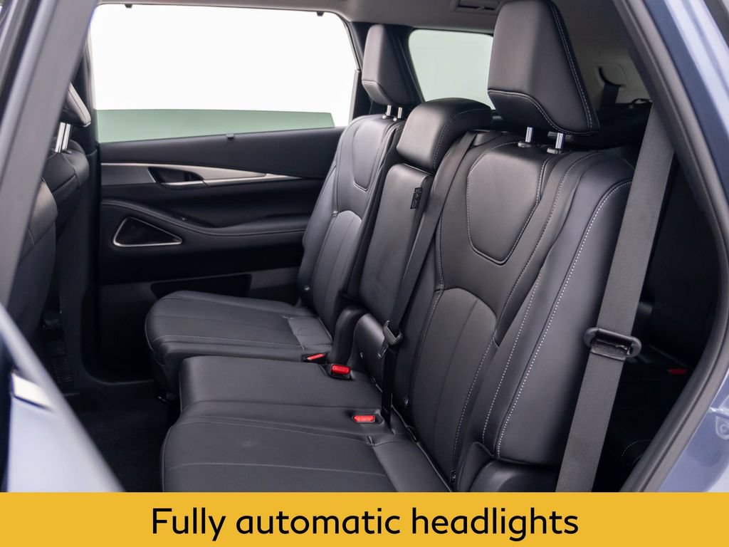 Certified 2026 INFINITI QX60 Luxe w/ Cargo Package AWD/4WD image 18