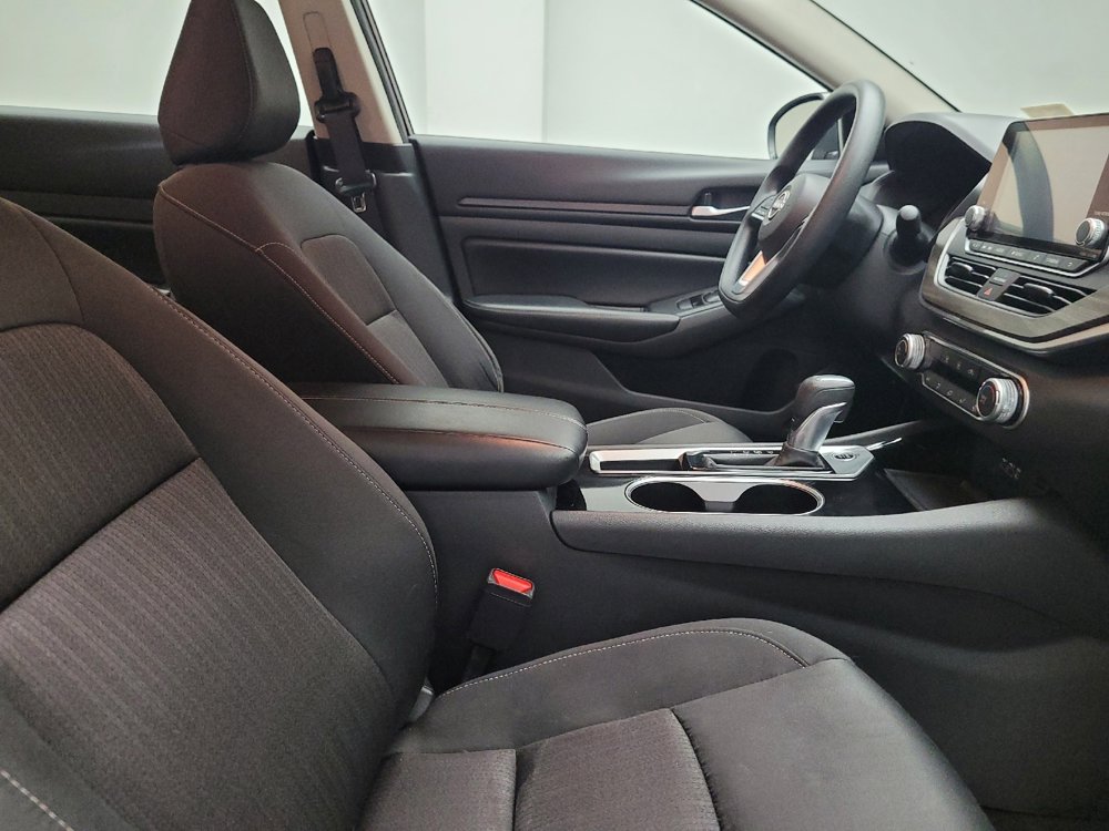 Used 2024 Nissan Altima 2.5 SV image 21