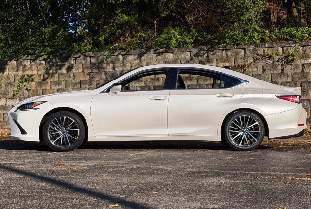 Certified 2024 Lexus ES 350 w/ Premium Package FWD image 12