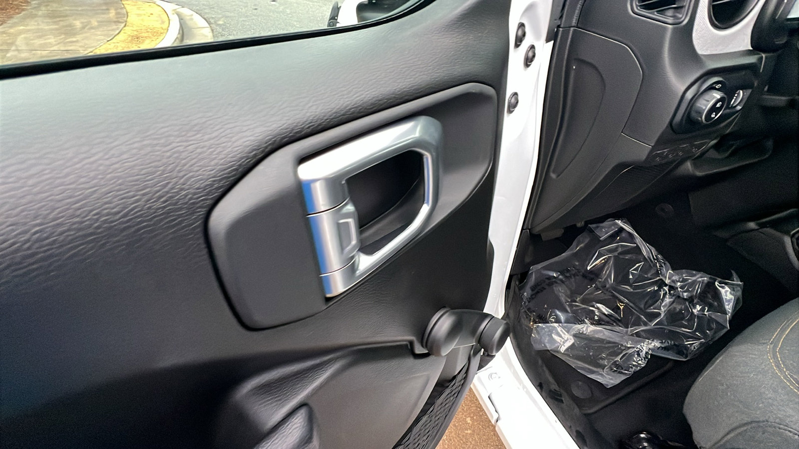 Used 2024 Jeep Gladiator Sport image 15