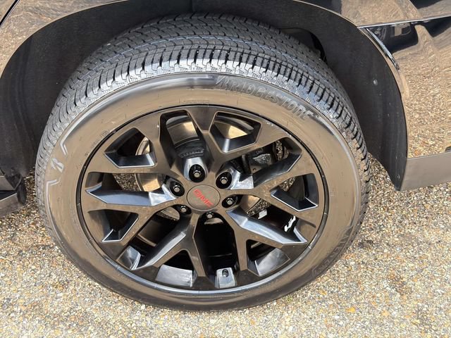 Used 2023 GMC Yukon SLT w/ SLT Premium Package RWD image 5