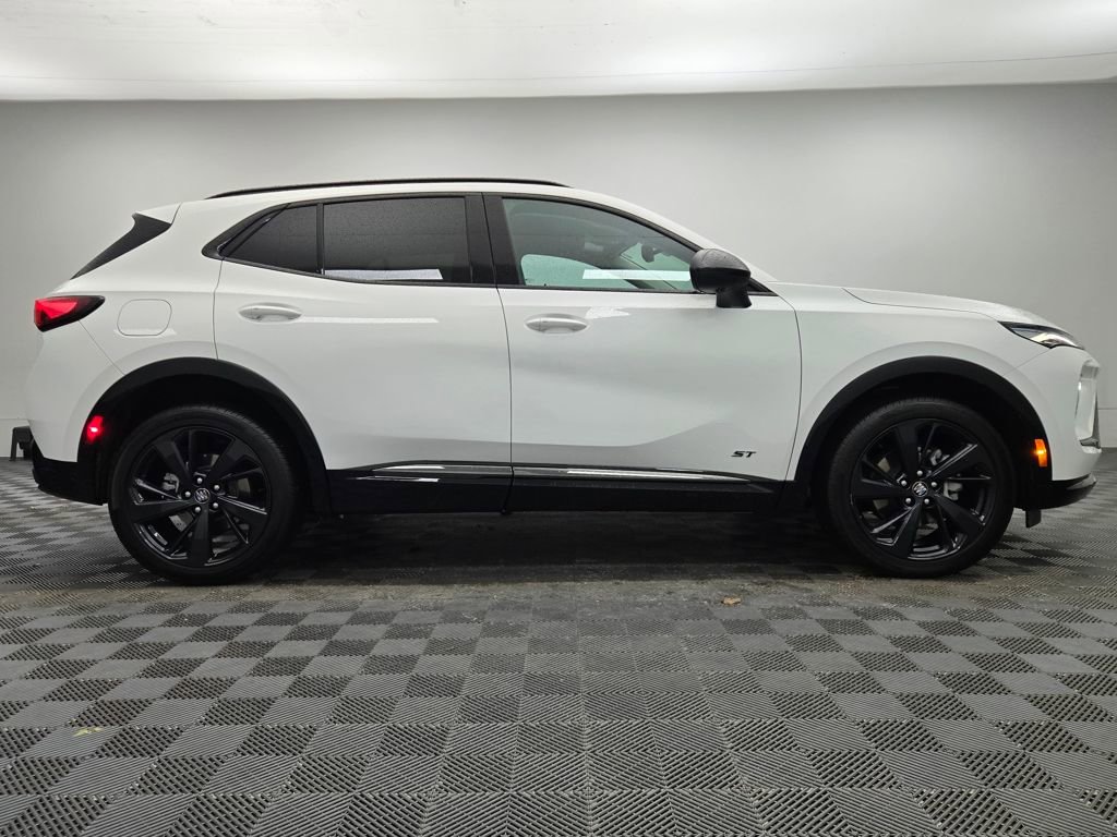 Used 2025 Buick Envision Sport Touring image 10