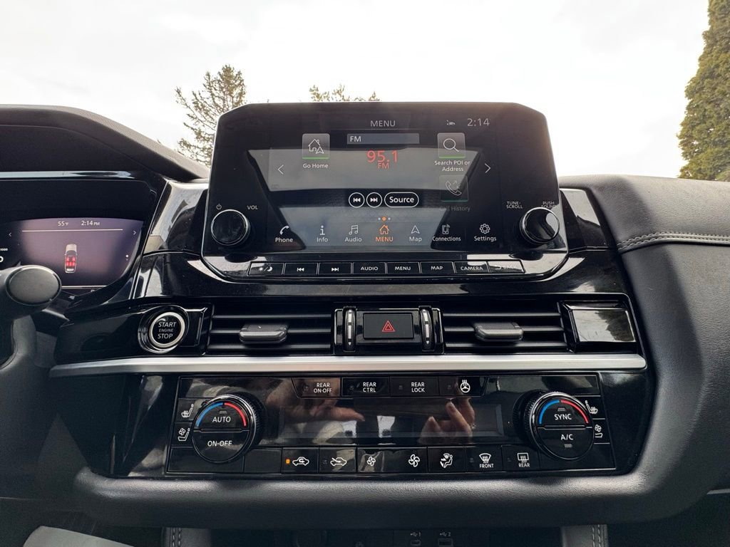 Used 2022 Nissan Pathfinder Platinum image 22