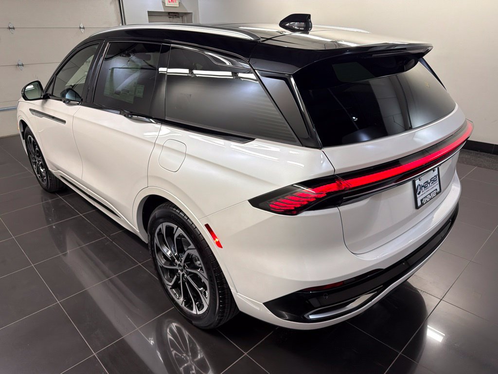 New 2026 Lincoln Nautilus Reserve AWD/4WD image 4