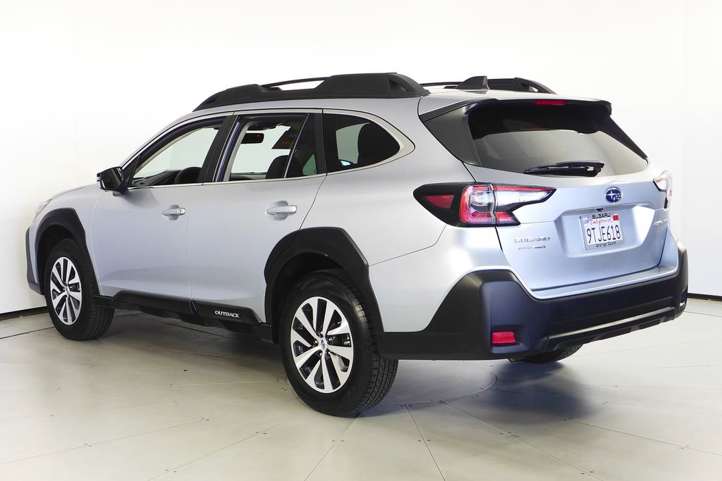 Certified 2025 Subaru Outback Premium image 9