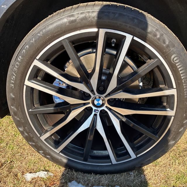 Used 2022 BMW X5 M50i image 20