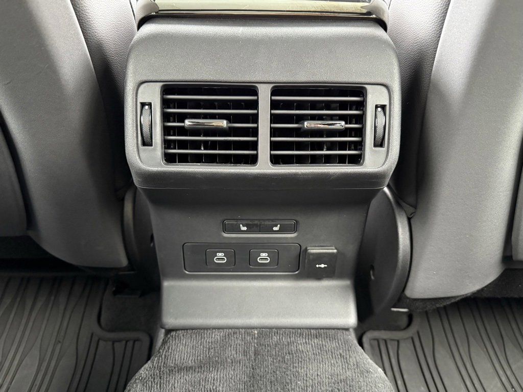 Used 2026 Land Rover Range Rover Velar Dynamic SE image 32