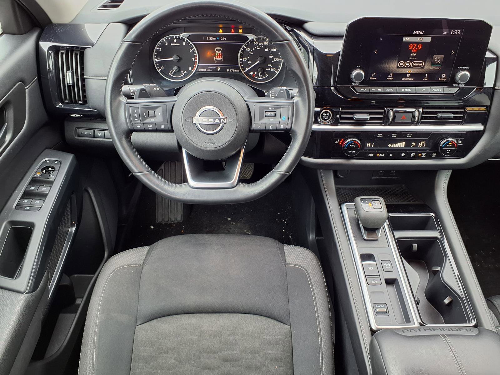 Used 2024 Nissan Pathfinder SV image 6