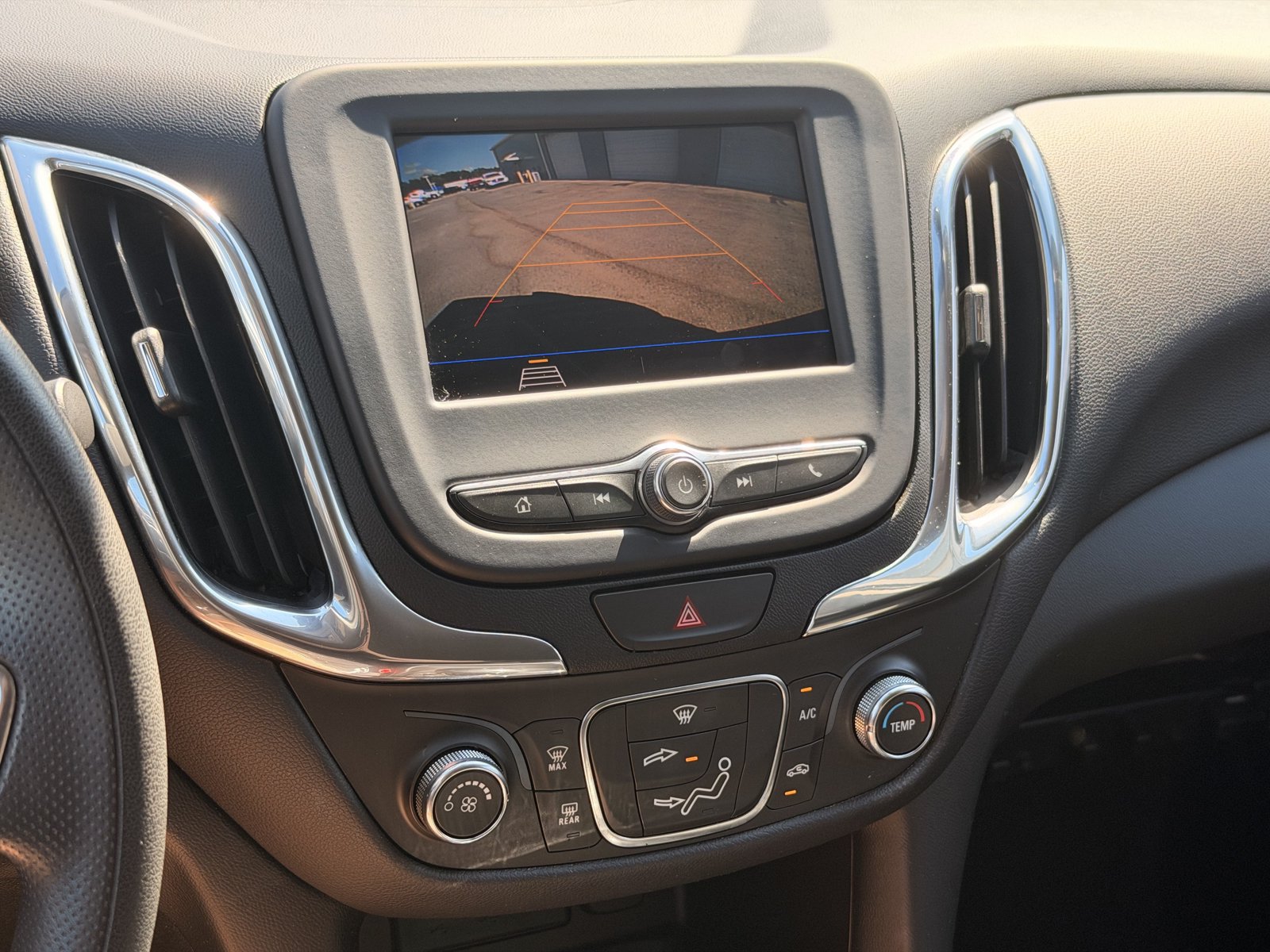 Used 2020 Chevrolet Equinox LT FWD image 25