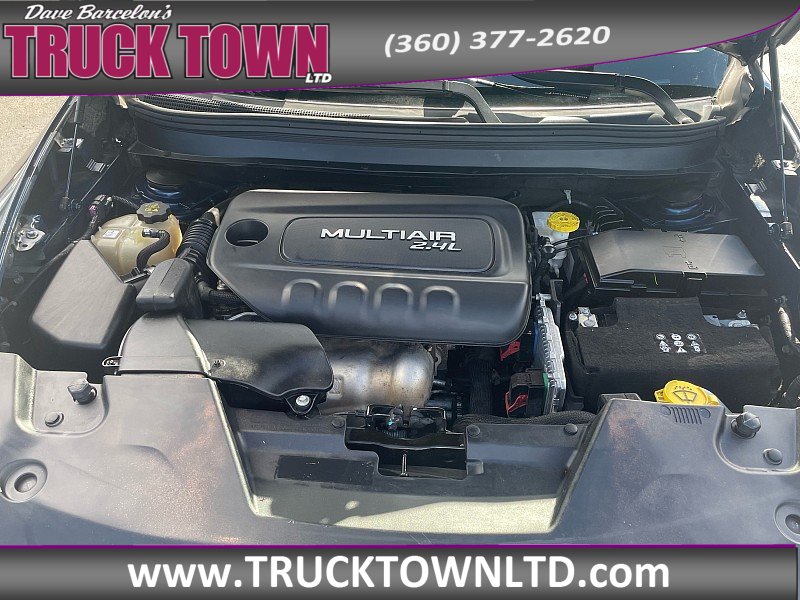 Used 2018 Jeep Cherokee Latitude Plus AWD/4WD image 36
