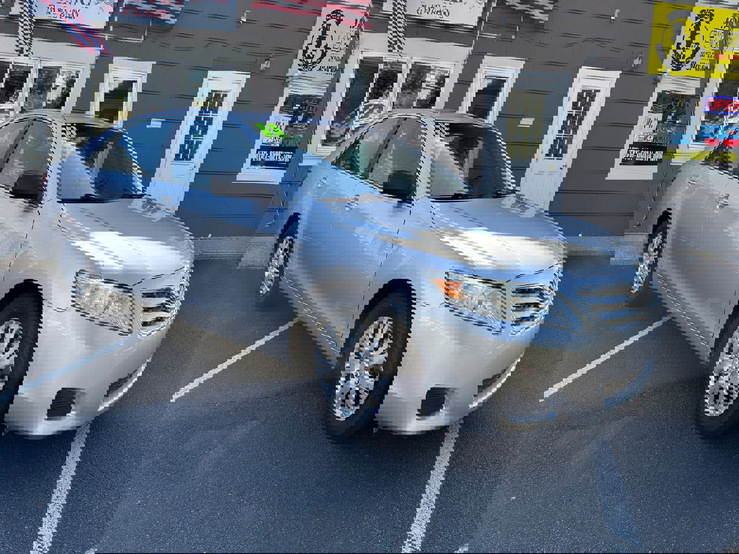 Used 2011 Toyota Camry LE image 3