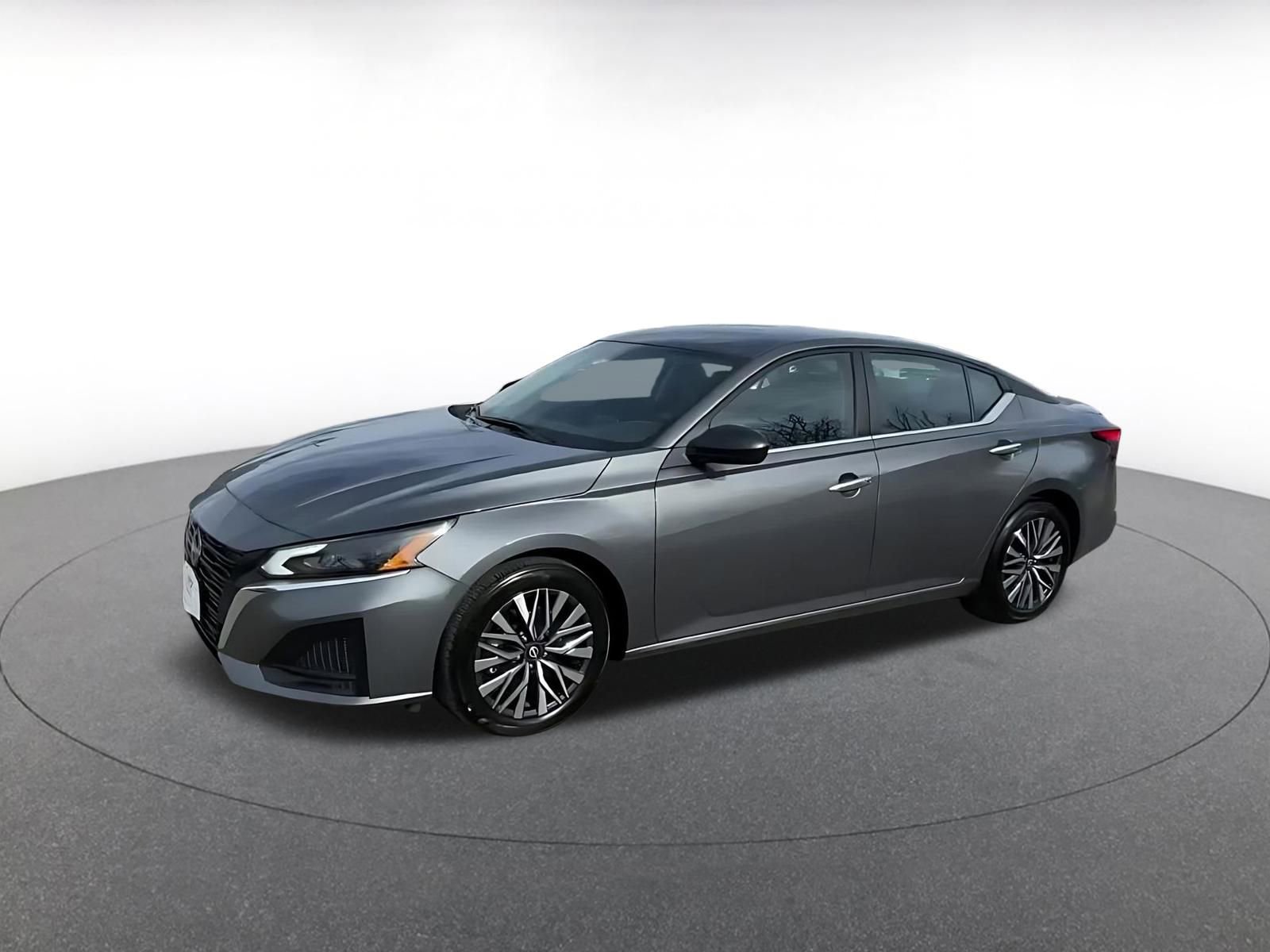 Used 2025 Nissan Altima 2.5 SV image 8