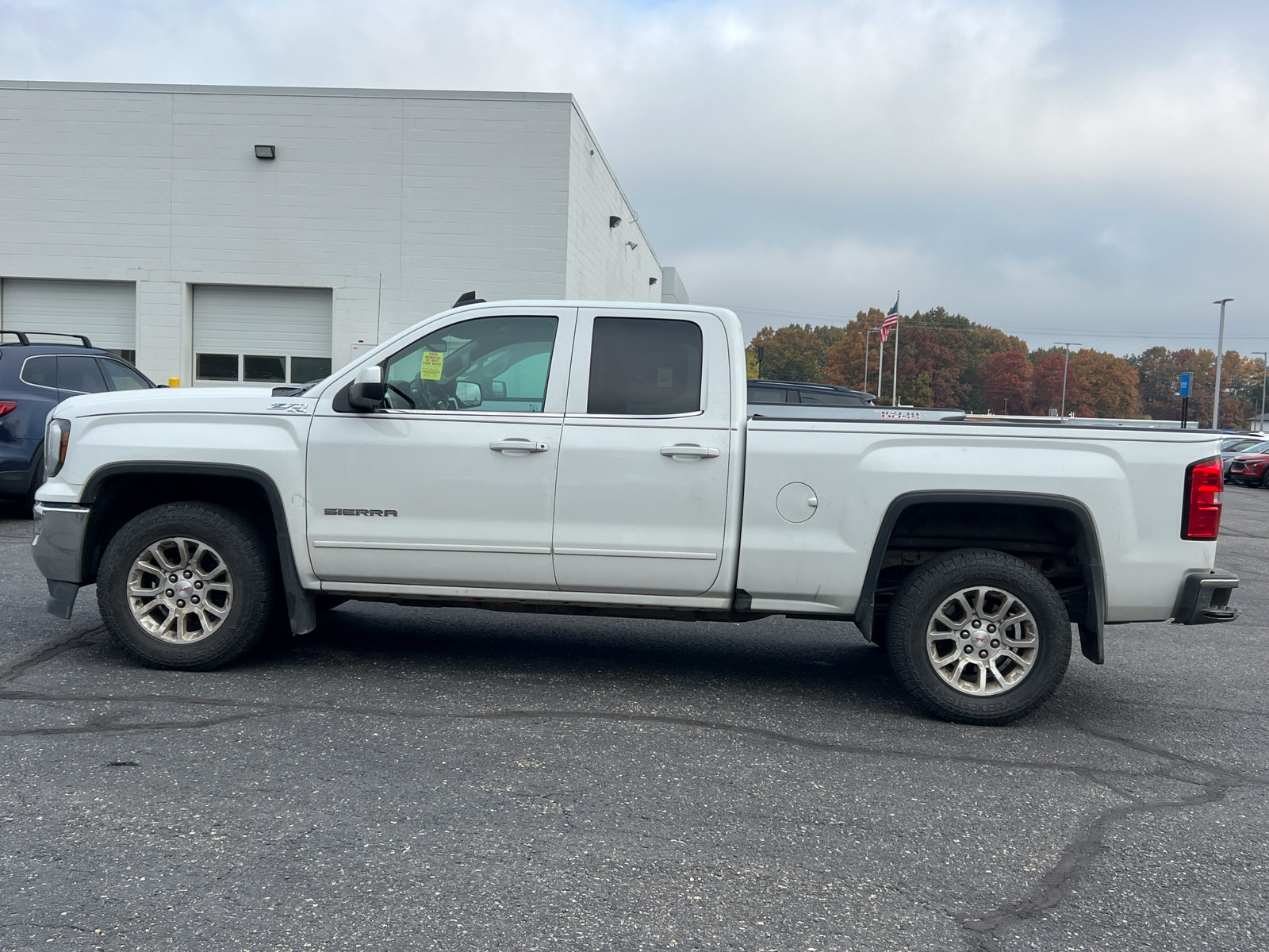 Used 2019 GMC Sierra 1500 SLE w/ SLE Value Package AWD/4WD image 14
