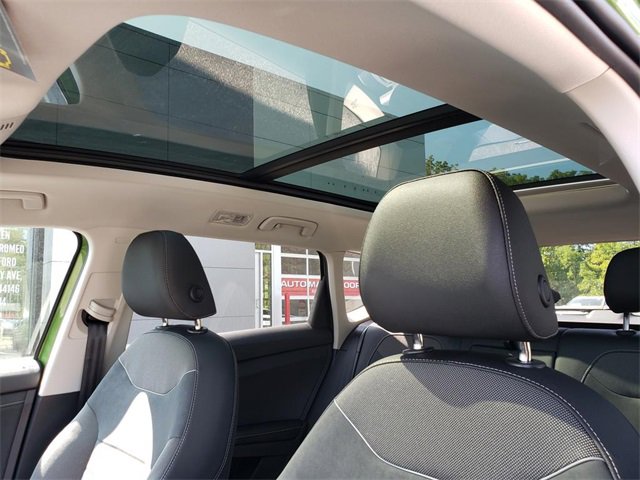 New 2025 Volkswagen Taos SE image 7