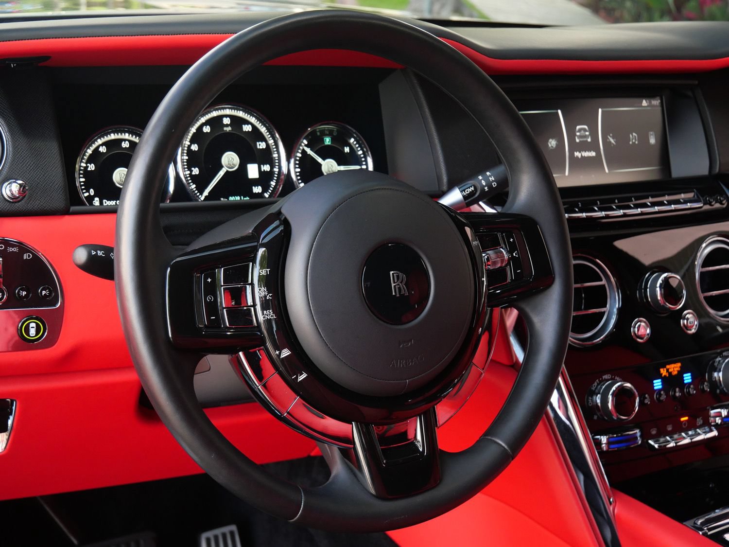 Used 2021 Rolls-Royce Cullinan AWD/4WD image 17