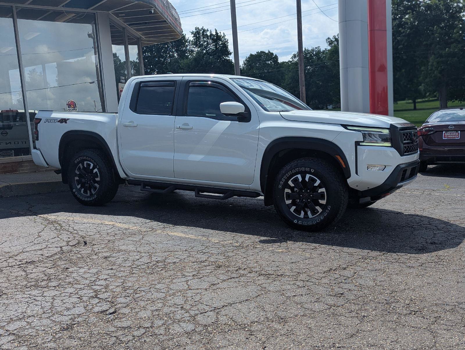 Used 2023 Nissan Frontier PRO-4X w/ Pro Convenience Package AWD/4WD image 12