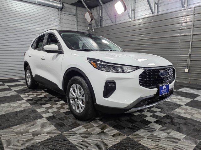 Used 2024 Ford Escape Active w/ Tech Pack #2 AWD/4WD image 4