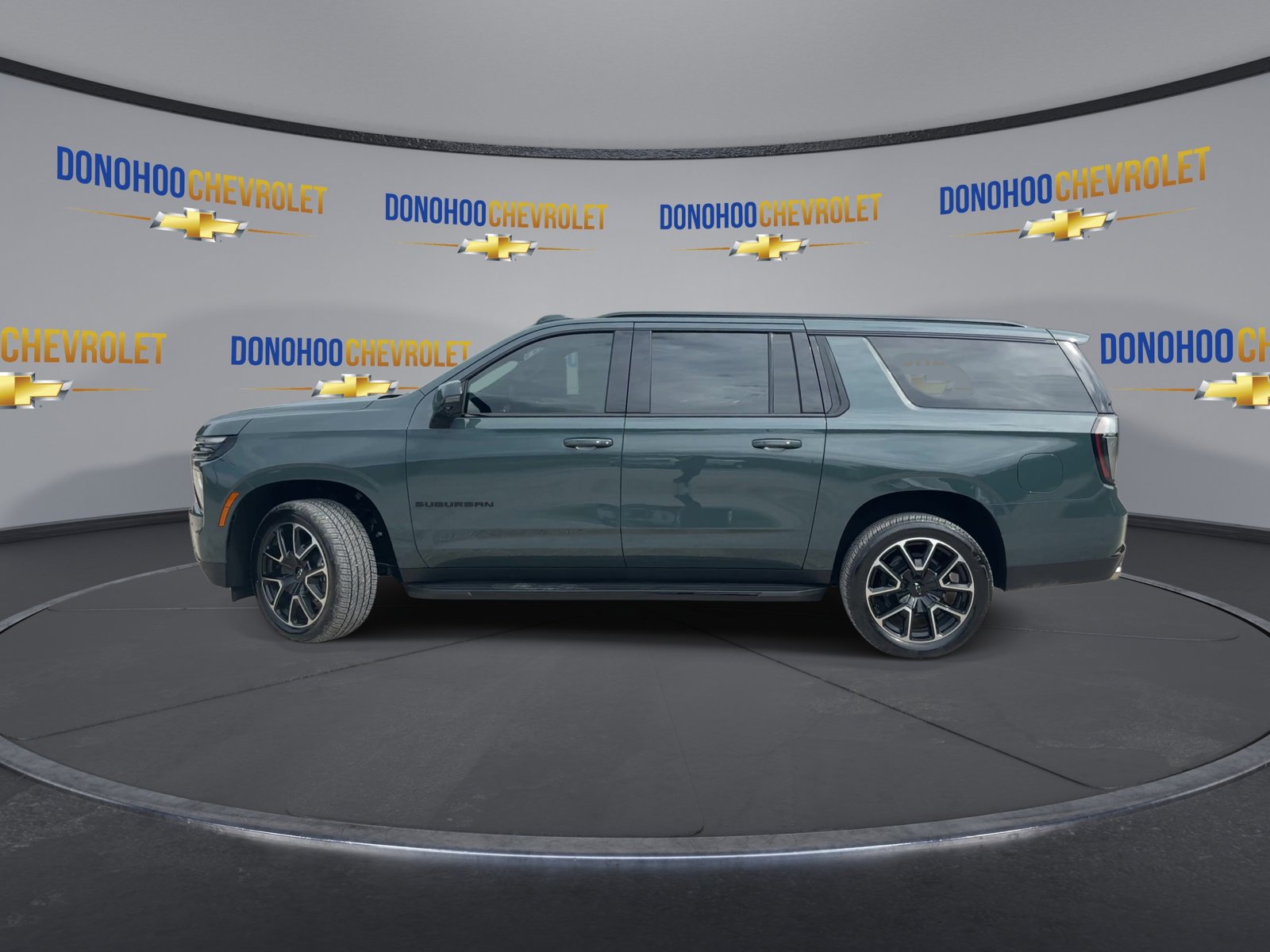 New 2026 Chevrolet Suburban RST w/ Comfort Package AWD/4WD image 5