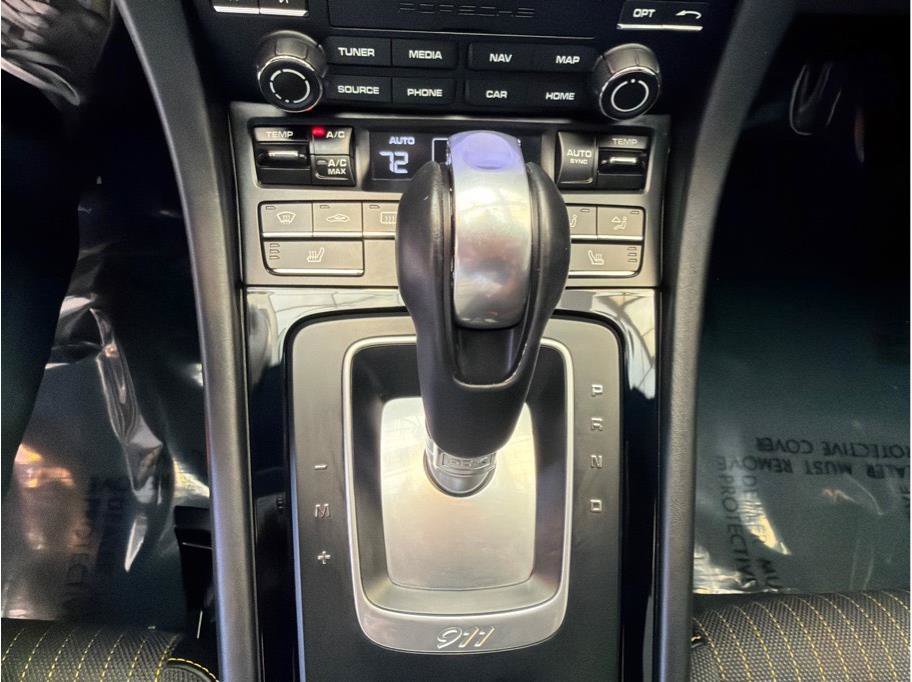 Used 2019 Porsche 911 Carrera T RWD image 17