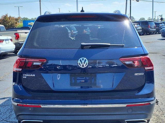 Used 2021 Volkswagen Tiguan SE w/ Panoramic Sunroof Package image 26