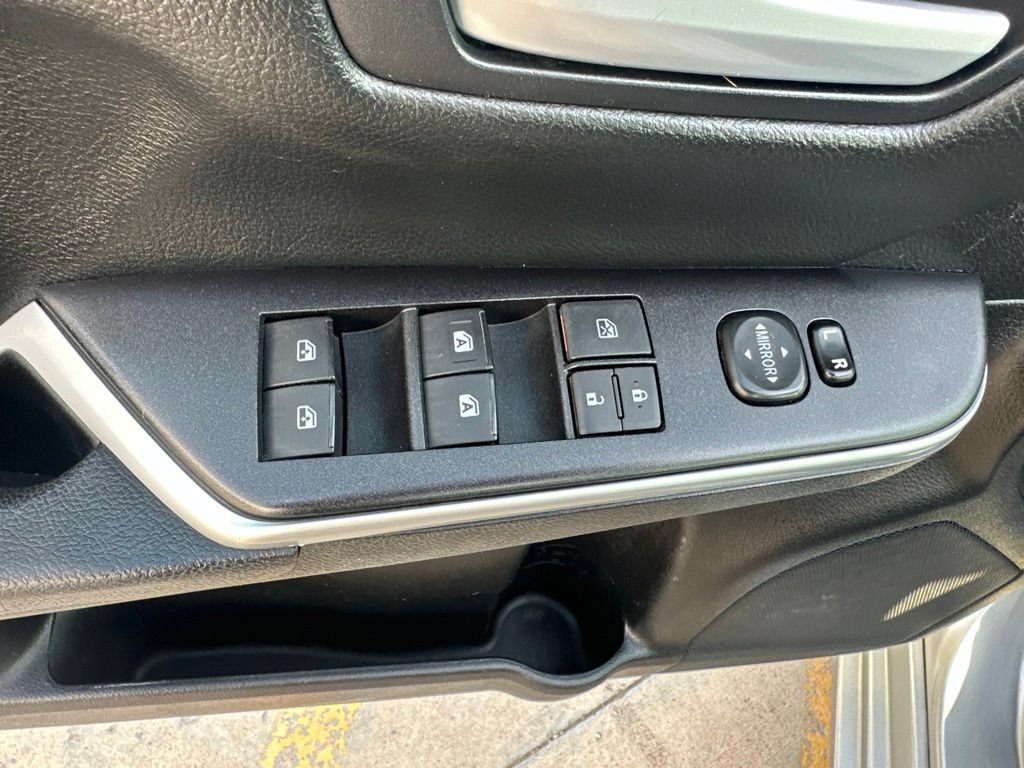 Used 2015 Toyota Camry SE FWD image 10