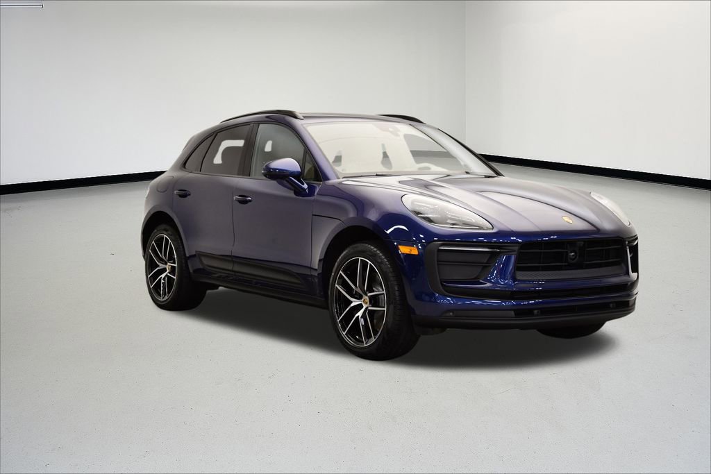 Used 2025 Porsche Macan image 9