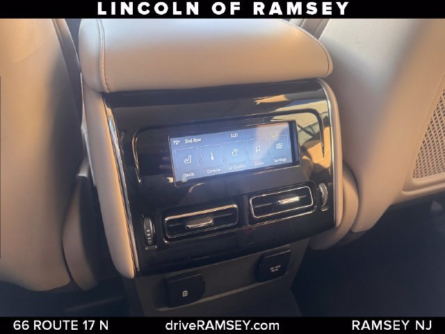 Certified 2021 Lincoln Aviator Reserve AWD/4WD image 25
