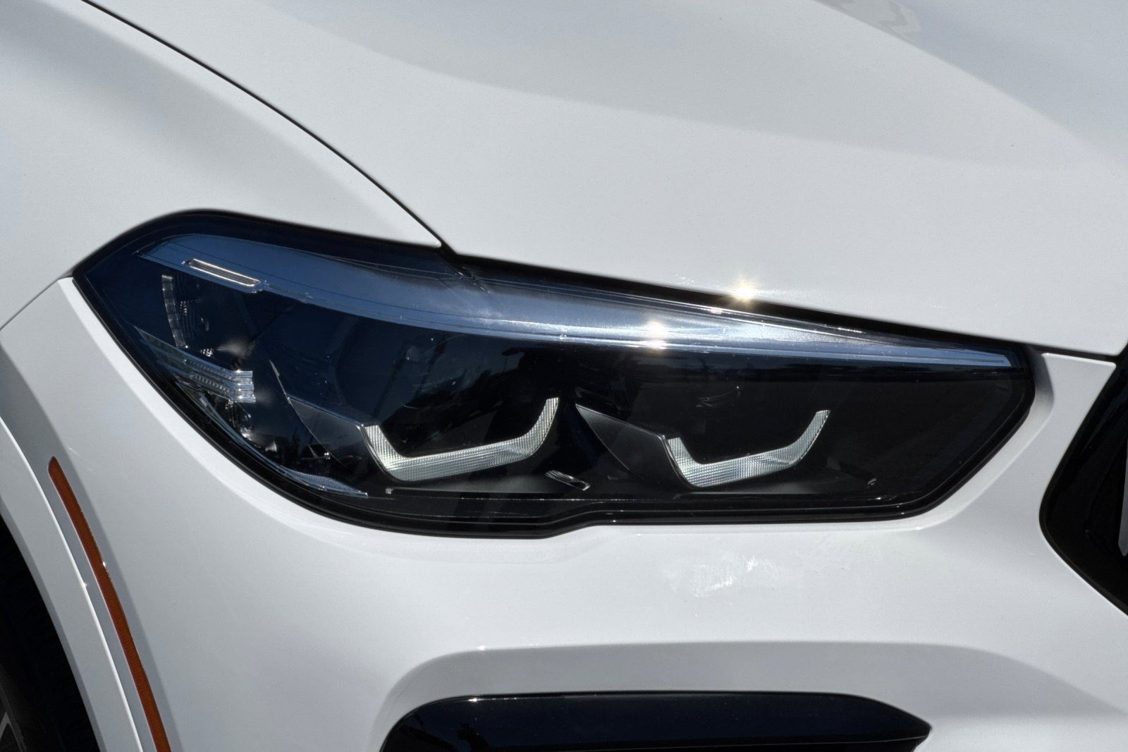 Certified 2023 BMW X6 xDrive40i w/ M Sport Package AWD/4WD image 10