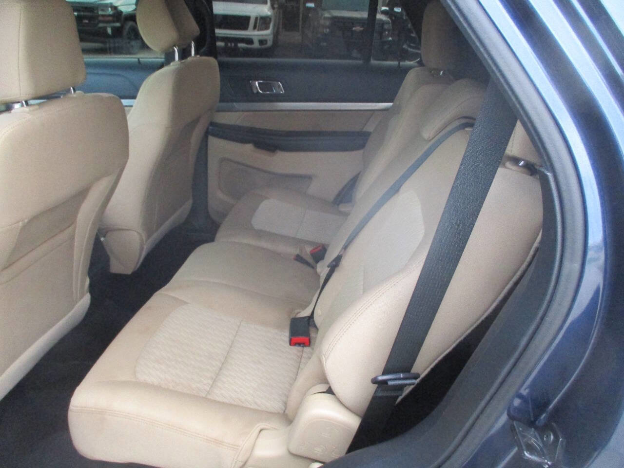 Used 2016 Ford Explorer FWD image 7