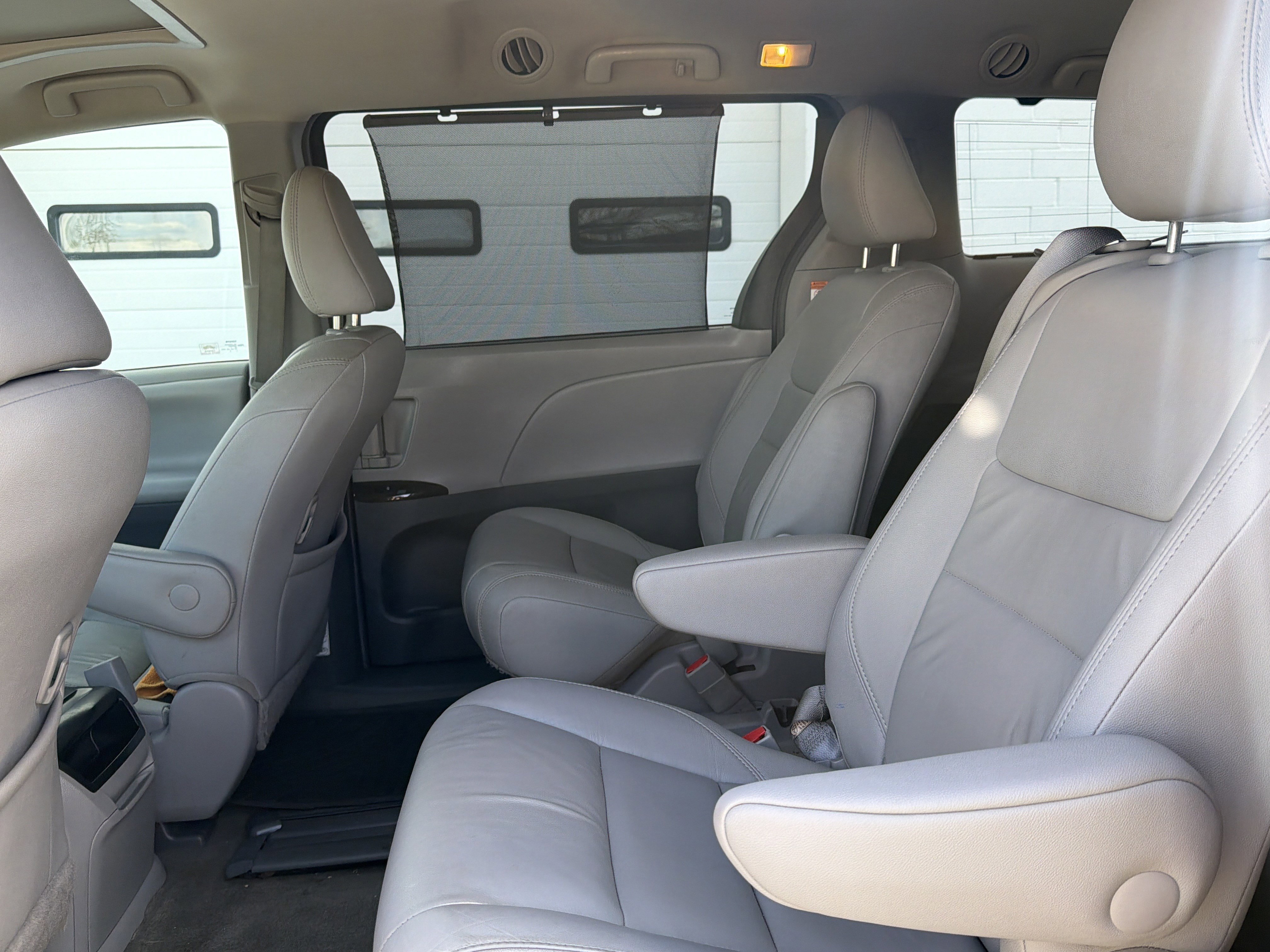 Used 2017 Toyota Sienna XLE image 26