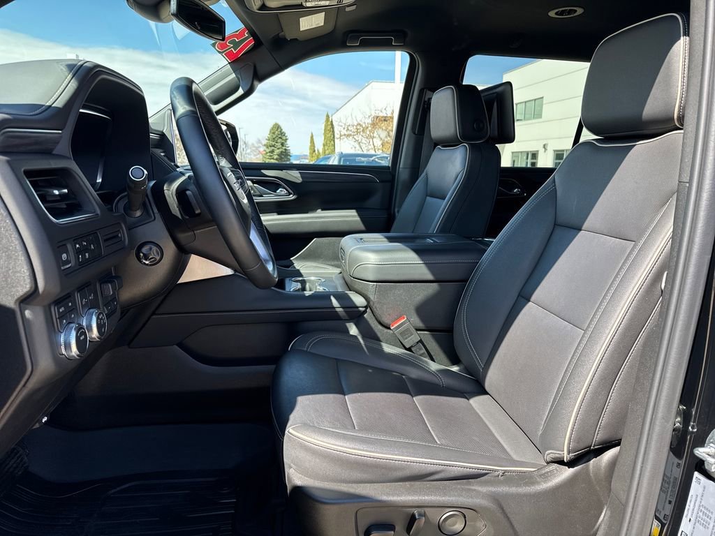 Used 2023 GMC Yukon SLT w/ SLT Luxury Package image 13
