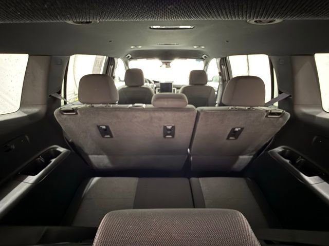 Used 2025 GMC Acadia Elevation image 28