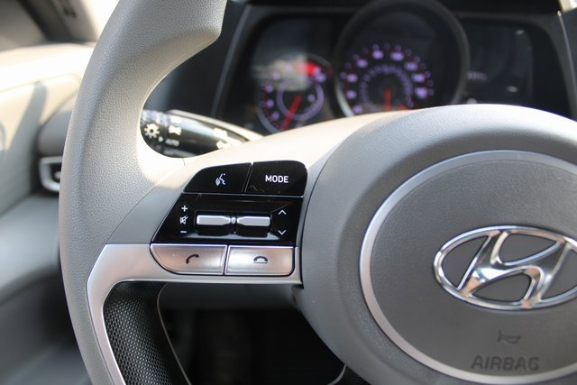 Used 2022 Hyundai Elantra SE image 10
